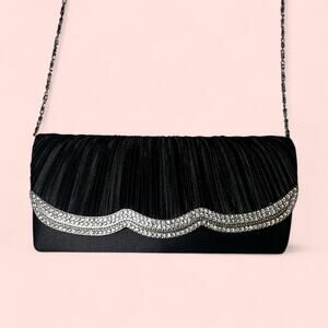 Vtg black and silver clutch